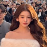 샤갈 장원영 걍 ㅈㄴ <b>연예인임</b>