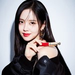 '26세' 김소현, 아역 이미지 완전 벗었다…붉은 입술에 어깨선...