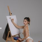 맹승지, 시선 강탈한 비키니 화가...<b>화보</b> 그 이상의 섹시함