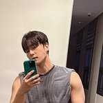 결혼 앞두고 몸매 관리 돌입..7세 연하 '<b>베이글</b>남' 포스 뿜뿜