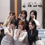 이프아이, <b>상하</b>이서 첫 해외 팬사인회 성료