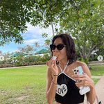 유이, '원조 <b>꿀벅지</b>' 위에 새겨진 타투…의미심장한 '추억'