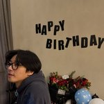 박서준 화려한 생일파티, 절친 손흥민과 진한 <b>포옹</b>…우정 대단하네