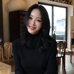 '10살 연하' <b>한예슬</b> 여전한 미모…데이트 중 활짝