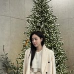 감독' 함은정, 결혼 후 첫 <b>크리스마스</b>…럭셔리 미모 '업그레이드'...