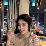 <b>애프터스쿨</b> 리지, 음주운전 4년만 양손에 와인잔 들었다..확 바뀐...