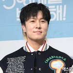 김동완 "<b>농담</b>이라 하기엔"…'가난해서 라면' 옆 페라리 키,...
