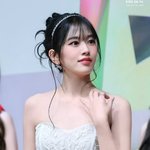 안유진은 4년째 <b>연말</b>mc하면서