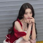 장원영, 역대급 ‘산타걸’ 변신…연말 녹이는 미모