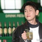 조이 크러쉬 '그윽한 눈빛'[엑's <b>HD</b>포토]