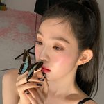 논란' 이후 근황...'34세' 맞아? 파격 속옷 <b>화보</b>로 시선 올킬