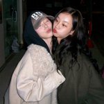 혜리, 3년째 <b>크리스마스</b> 같이 보낸 ‘그 사람’…“뽀뽀 포즈까지