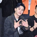 '스맨파' <b>우승</b> 영제이, '미성년 교제 의혹' 지우고 05년생 여자친구와...