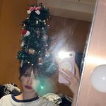 [드루와] “행복했던 크리스마스”…<b>웬디</b>, 겨울밤 유쾌한 변신→머리...