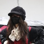 퇴출에도 꿋꿋…다니엘, 전속계약 해지 통보 당일 <b>연탄</b> 봉사 '포착'