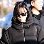 [현장포토] "햇살보다 눈부셔"…윈터, 올블랙 <b>시크</b>