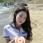 27세에 교복? 완벽 소화한 <b>신시아</b>, '오세이사' 비하인드 컷 공개