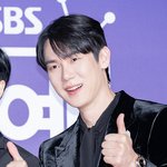 [현장포토] "연말 밤을 녹인다"...유연석, <b>스윗</b> 스마일