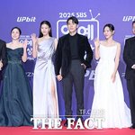 레드카펫서 비주얼 뽐내는 '동상이몽 <b>부부들</b>' [TF사진관]