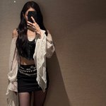 신세계 家’ 애니, 군살제로 <b>시크</b> 섹시..화려함에 압도