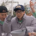 눈 돌아간 유재석과 그걸 지켜보는 <b>하하</b>