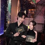 눈 감아'…아이유변우석, 옆에 <b>서기</b>만 해도 '멜로 한 편' 뚝딱...