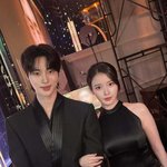 가진 재벌 아이유, 변우석과 <b>팔짱</b> 끼고…내년 봄 기다려지는 이유