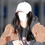 아이브 <b>이서</b> ‘마스크와 모자로 완벽하게 가린 예쁨’[포토엔HD]