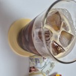 똥 <b>누고</b> 직접 내린 커피와 과자