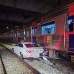 대형참사 날뻔. <b>용산</b> 철로에 만취 20대女 차량 빠져…승객 31명...