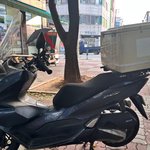 <b>배달</b>하는 사람들이 타는거 스쿠터야 오토바이야?