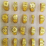 <b>흥미</b>롭다.