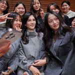 이부진, 17만원대 국내 브랜드 원피스 입고 학생 <b>응원</b>