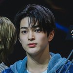 셋 다 다른 그림체 <b>미남</b>인 거 볼수록 신기함