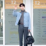 <b>황민현</b> 공패 아주 좋은느낌을 줌