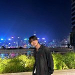 [추반] 사람들 내가 <b>폰뒤</b>에 어떤 카드 껴놔도 관심없겠지?