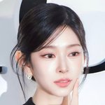 여전히 <b>김민주</b> 진짜 예뻐서 홀린듯이 짤줍