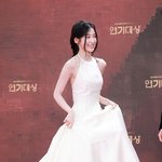 오마이걸 <b>아린</b> (최예원) = 레이디스코드 주니 (김주미)