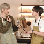 둘이 주걱 같은 도구 하나씩 잡고 <b>각자</b> 할말하는거 왤케 귀여워 ㅠㅠ