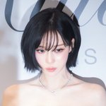 오늘 윈터 <b>킬리안</b> 파리 행사 얼굴