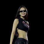 제니 <b>복근</b> 얼마나 탄탄한거임..?