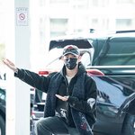 [추천선플만] [현장포토] "<b>무릎</b>도 꿇었다"...태용, 공항의...