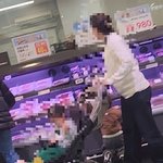 고래잇 행사로 붐비는데, 개념없는 <b>맘충</b> 애기엄마 때문에 완전짜증남