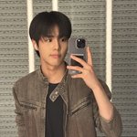 [댓글부탁해] 아 나 졸업식날 입을 바지 하나 <b>사야</b>되겠지