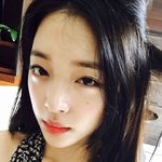 <b>이</b> 셋이 좀 닮지 않음?