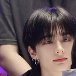 [드루와] 잘생기고 귀여운 스키즈 <b>현진이</b>