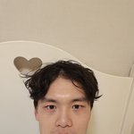 <b>액면가</b> 몇살 정도로 보이세요?