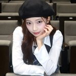 교복에  <b>베레모</b>  조합이  이렇게나 좋은거엿구나..,