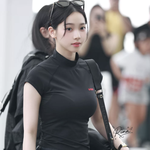 얘가 더 <b>예쁘다</b>