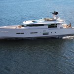 강하게 <b>드라이브</b>를 걸다.